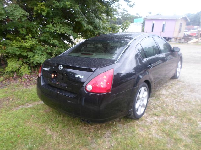 2004 Nissan Maxima SE