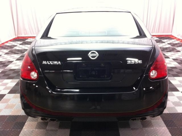 2004 Nissan Maxima SE