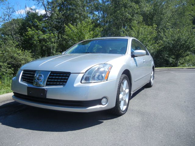 2004 Nissan Maxima SE