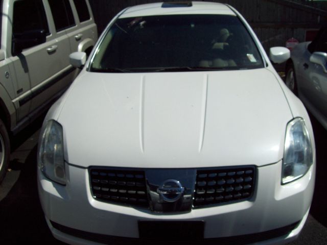 2004 Nissan Maxima SE