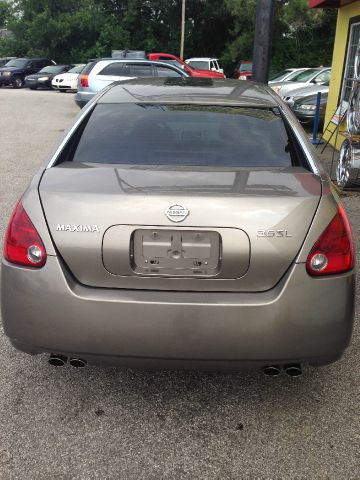 2004 Nissan Maxima SE