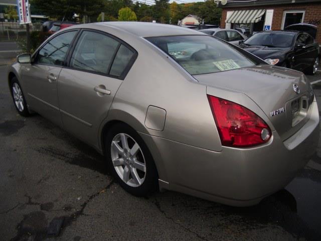 2004 Nissan Maxima 4dr Sedan