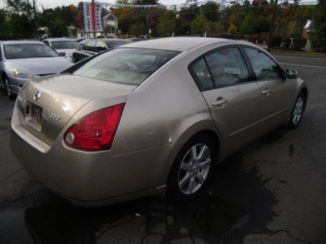 2004 Nissan Maxima 4dr Sedan