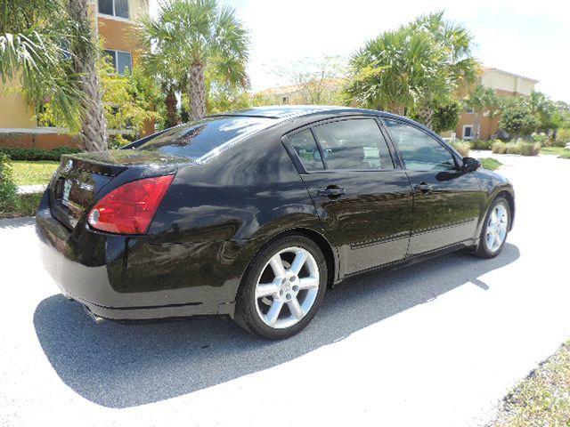 2004 Nissan Maxima SE