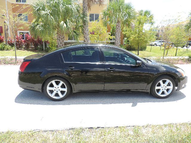 2004 Nissan Maxima SE