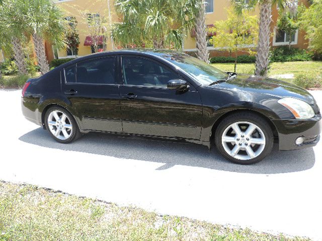 2004 Nissan Maxima SE