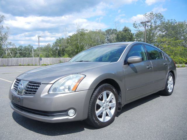 2004 Nissan Maxima SE