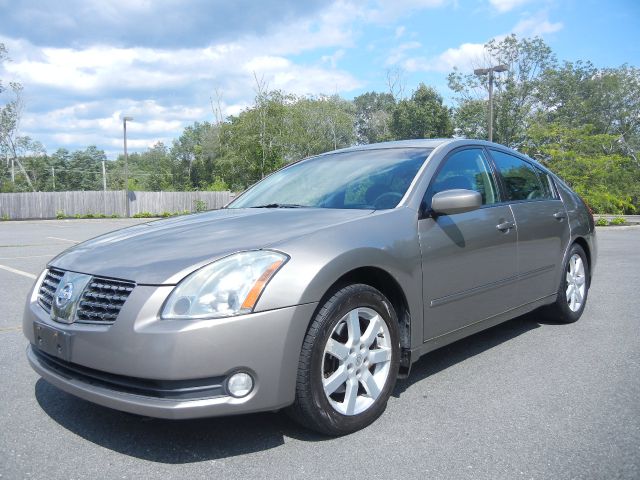 2004 Nissan Maxima SE