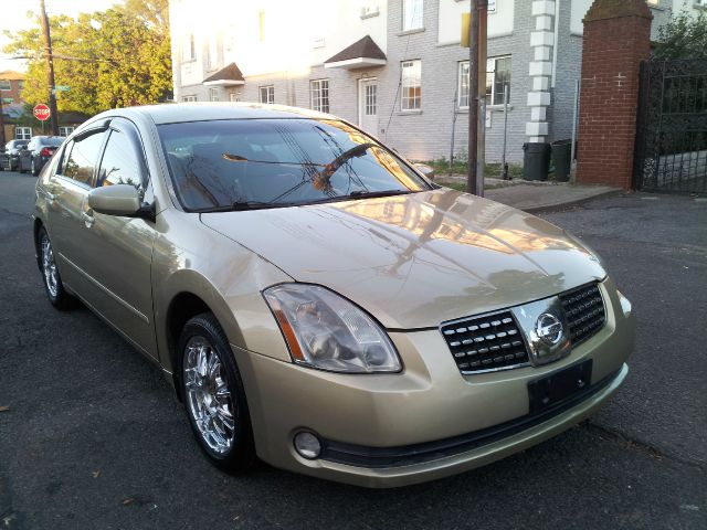 2004 Nissan Maxima SE