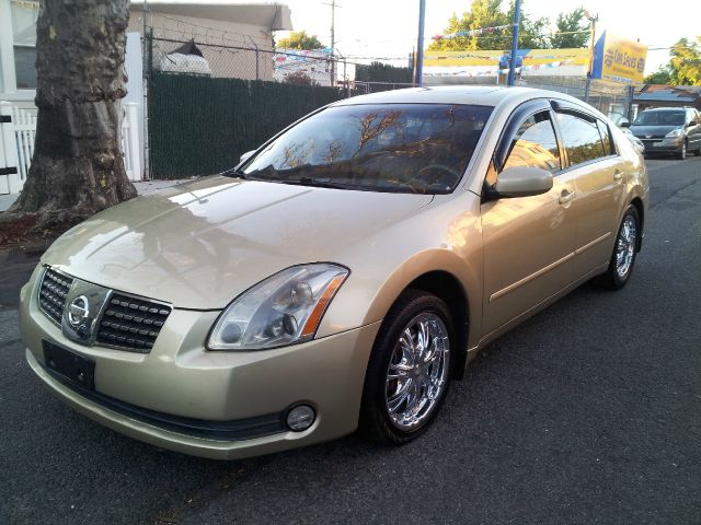 2004 Nissan Maxima SE