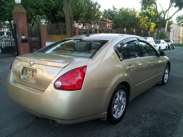 2004 Nissan Maxima SE