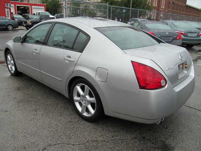 2004 Nissan Maxima SE