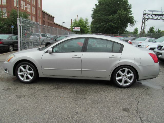 2004 Nissan Maxima SE