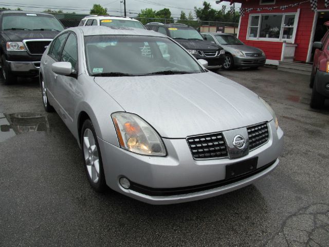 2004 Nissan Maxima SE