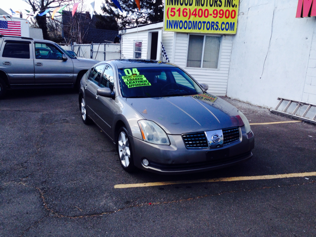 2004 Nissan Maxima SE