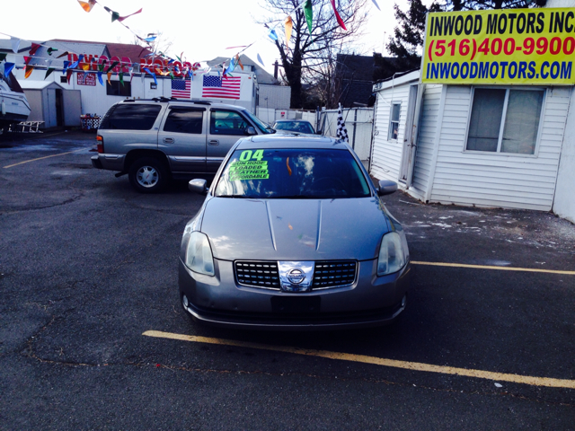 2004 Nissan Maxima SE