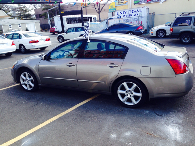 2004 Nissan Maxima SE