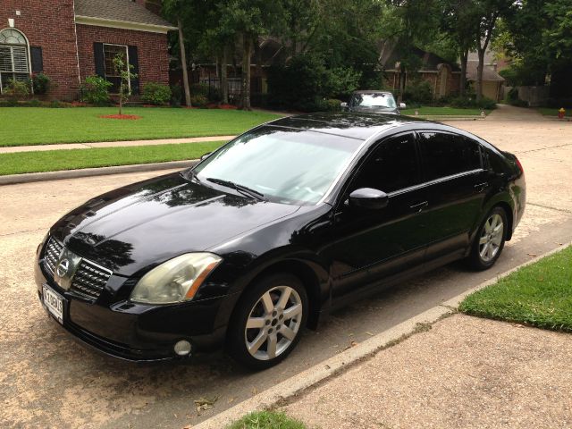 2004 Nissan Maxima SE