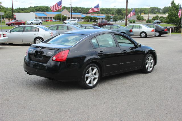 2004 Nissan Maxima SE