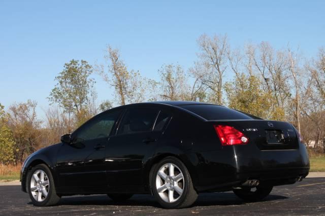 2005 Nissan Maxima SE