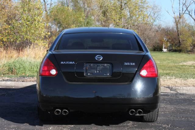 2005 Nissan Maxima SE