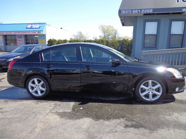 2005 Nissan Maxima SE