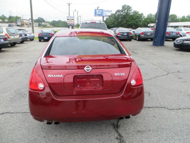 2005 Nissan Maxima SE