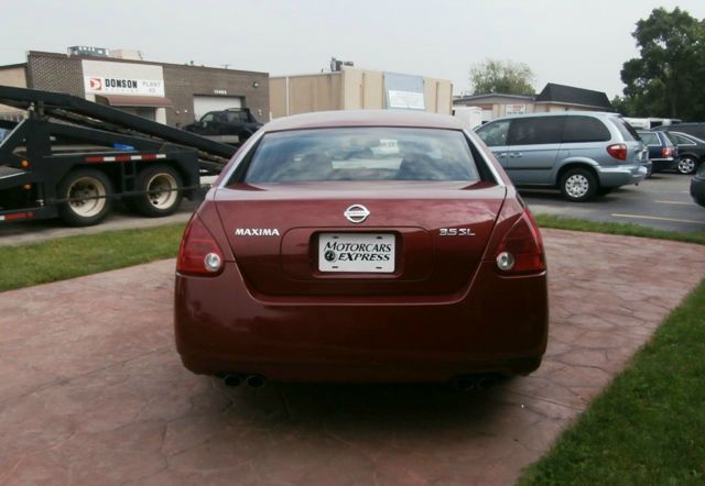 2005 Nissan Maxima SE