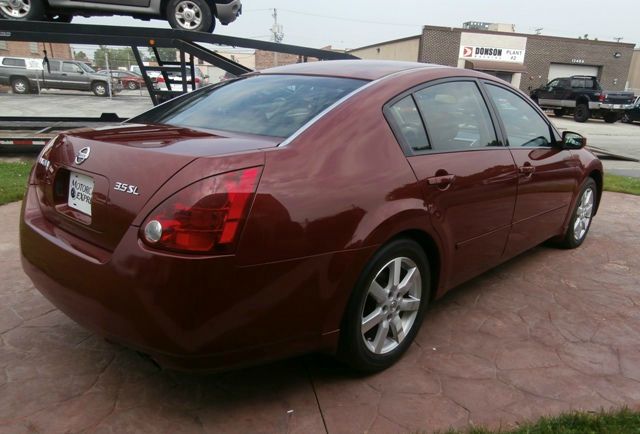 2005 Nissan Maxima SE