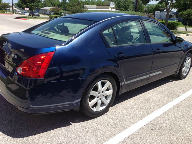 2005 Nissan Maxima SE