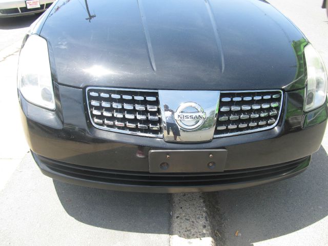 2005 Nissan Maxima SE