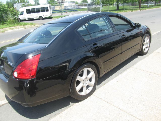 2005 Nissan Maxima SE