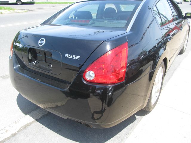 2005 Nissan Maxima SE