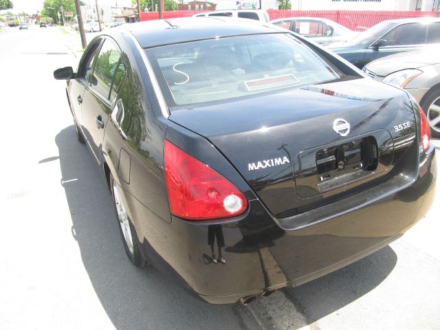 2005 Nissan Maxima SE