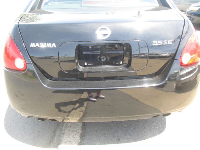 2005 Nissan Maxima SE