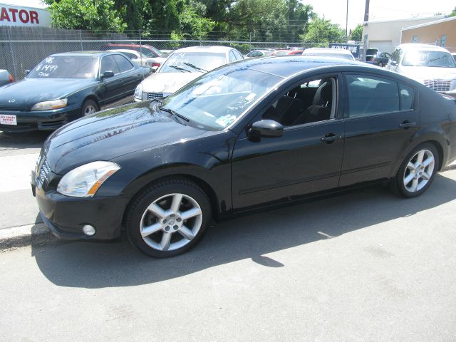 2005 Nissan Maxima SE