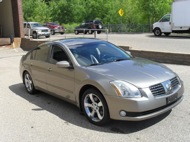 2005 Nissan Maxima SE