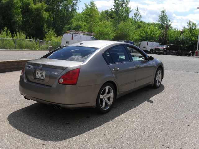 2005 Nissan Maxima SE