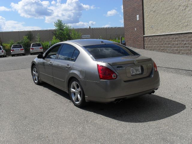 2005 Nissan Maxima SE