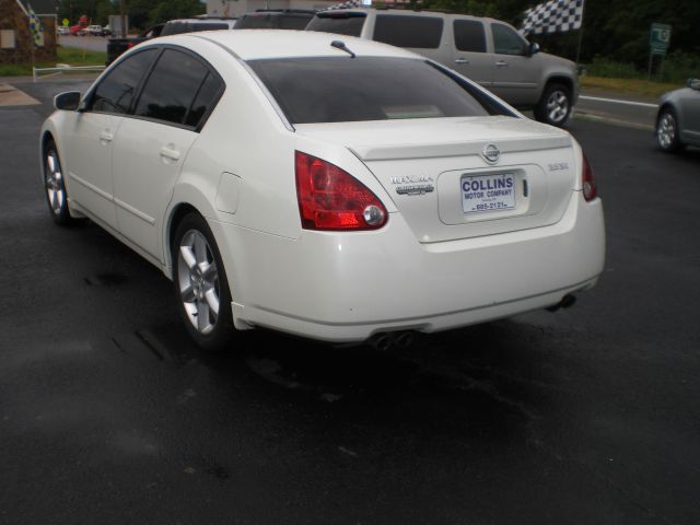 2005 Nissan Maxima SE