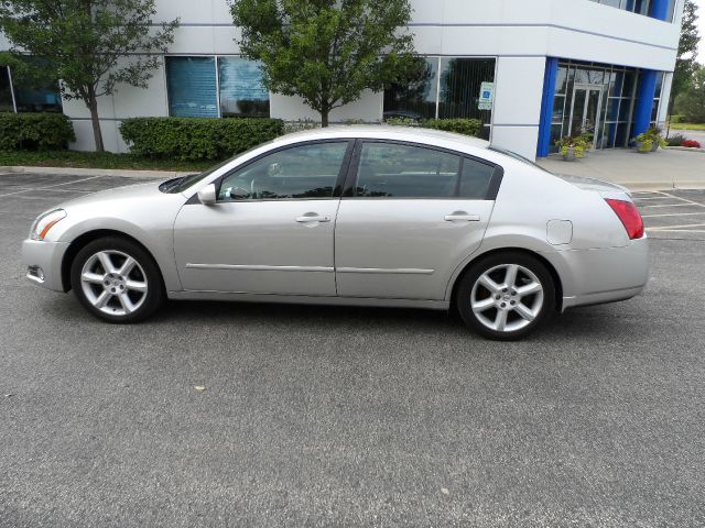 2005 Nissan Maxima SE