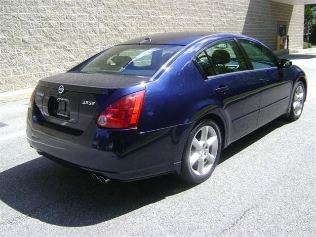 2005 Nissan Maxima LE