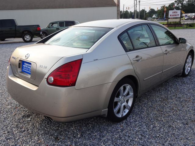 2005 Nissan Maxima SE