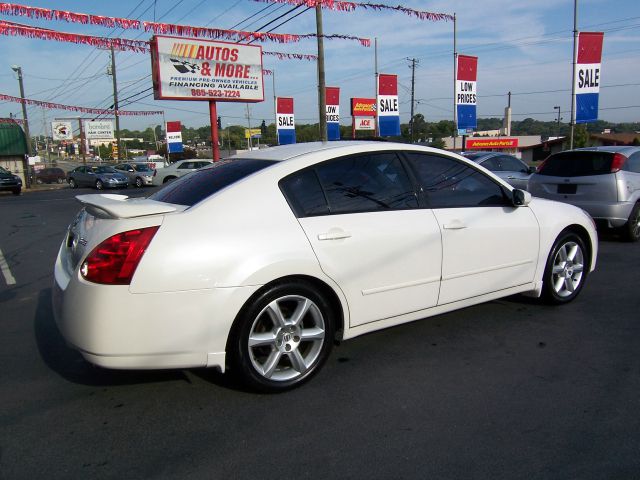 2005 Nissan Maxima SE