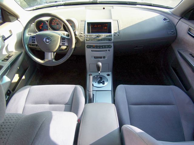 2005 Nissan Maxima SE