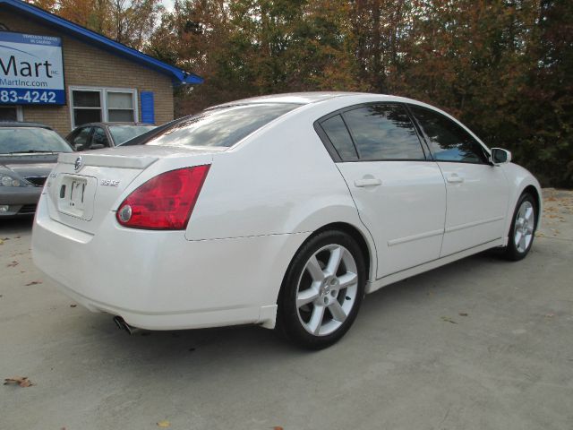 2005 Nissan Maxima SE