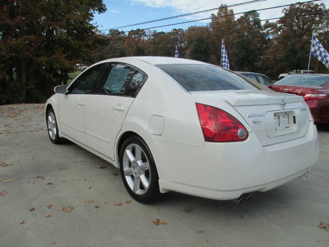 2005 Nissan Maxima SE