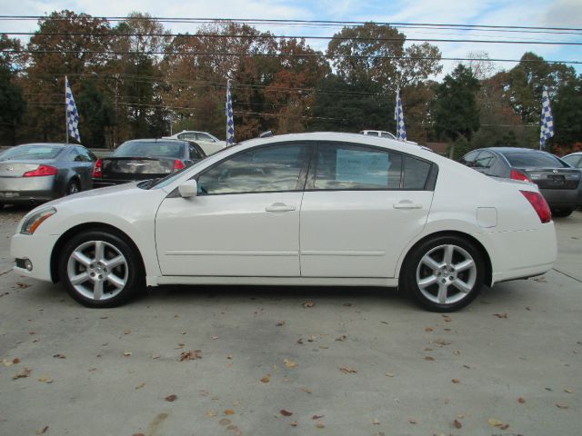 2005 Nissan Maxima SE