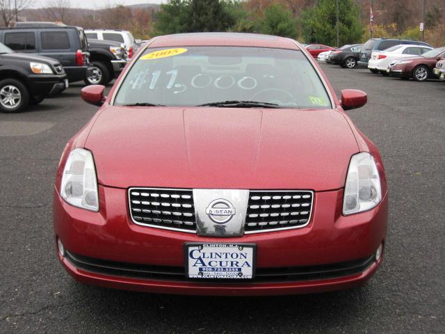 2005 Nissan Maxima LE