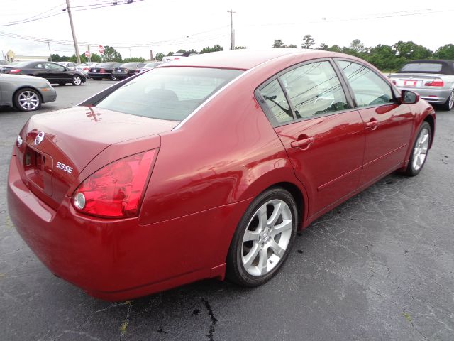 2005 Nissan Maxima SE